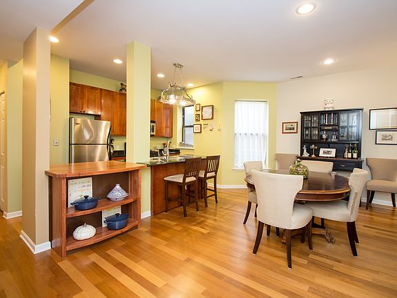 3rd image of 5228 N Winthrop Ave APT 2A