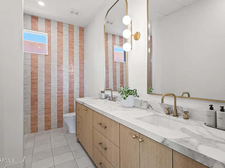 54 W Palm Ln #54 — Photo 36