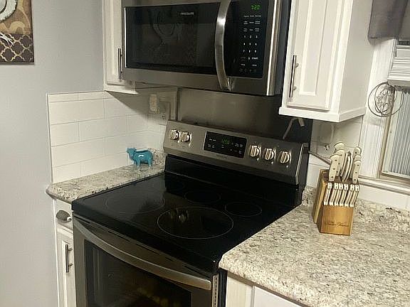 3rd image of 129 Ashe St