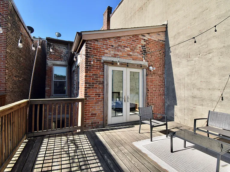 110 E 13th St #3 — Photo 31