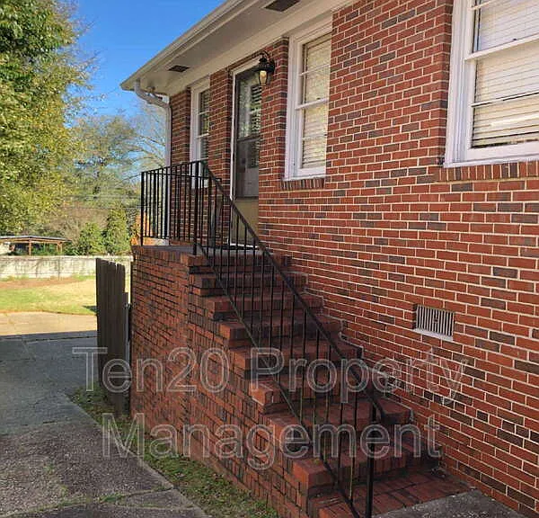 1514 Hilton Ave — Photo 24