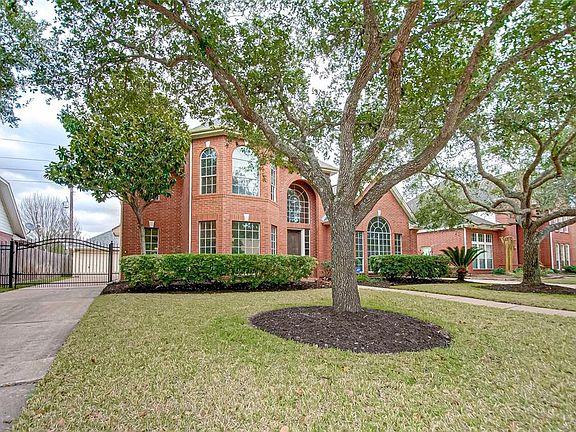 2nd image of 1407 Clarkdale Ct