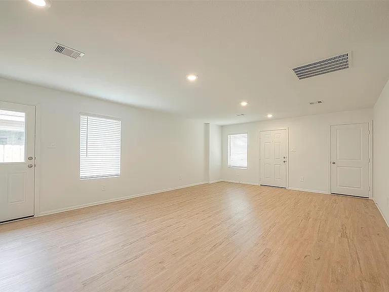 1491 Las Cuevas Dr — Photo 6