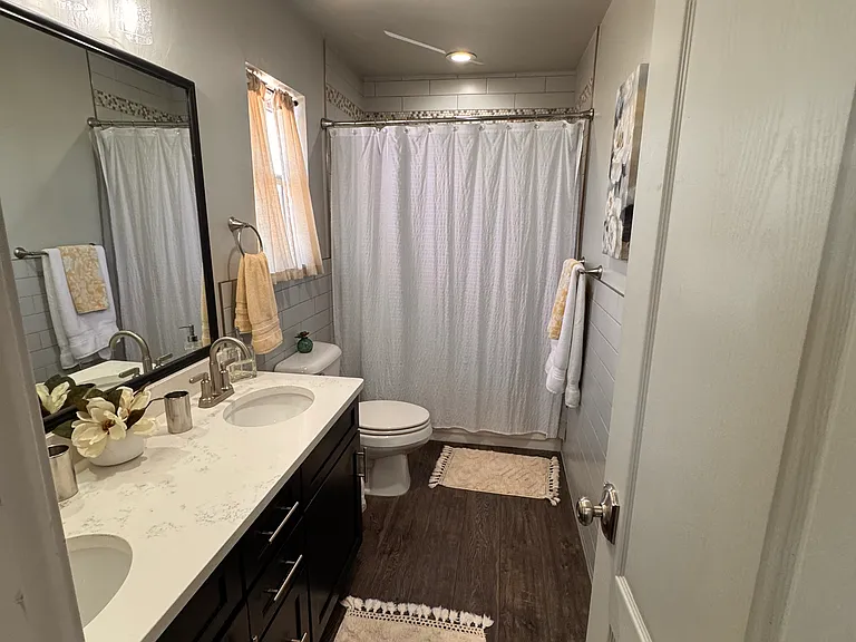 1207 W Gore Blvd #17 — Photo 10