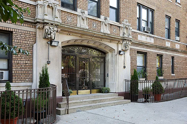 Sold by Brooklyn Real Inc | media 10