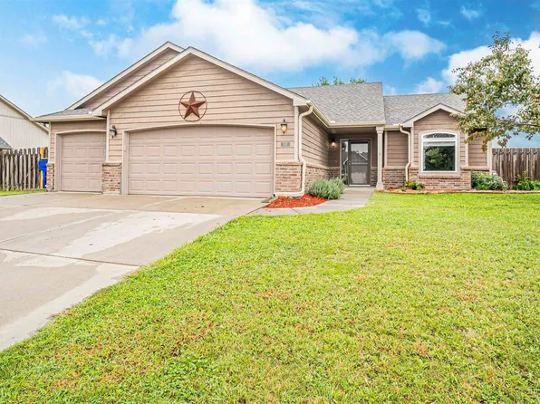 1117 Coyote Dr, Junction City, KS 66441