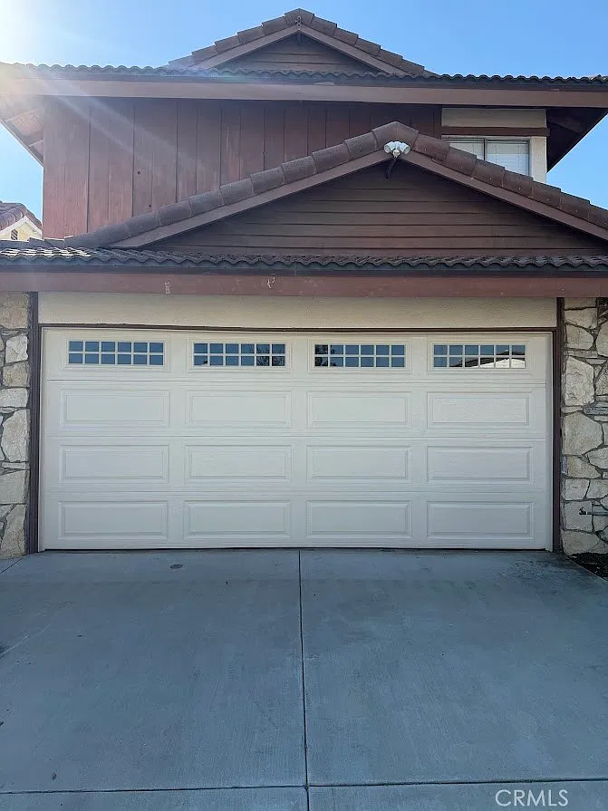 4 bed, 2240 sqft, $4,700 — Photo 1