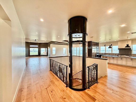 4th image of 2387 Harding Park Ct