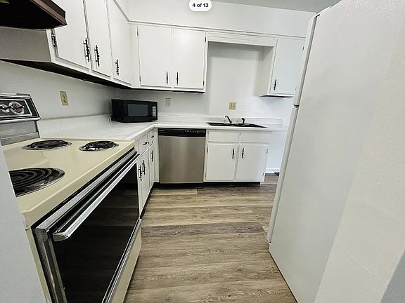 3rd image of 100 Walnut Tree Dr #D