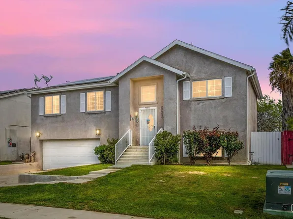 5016 Yellow Rose Ct, Bakersfield, CA 93307