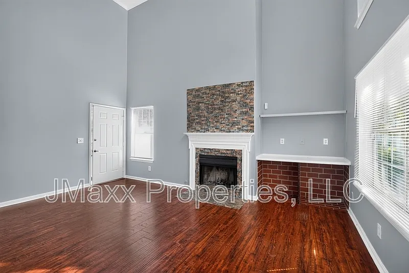 2 bed, 2.5 bath, 1608 sqft, $1,900 — Photo 4