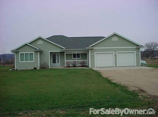 S8325 Denzer Rd, North Freedom, WI 53951