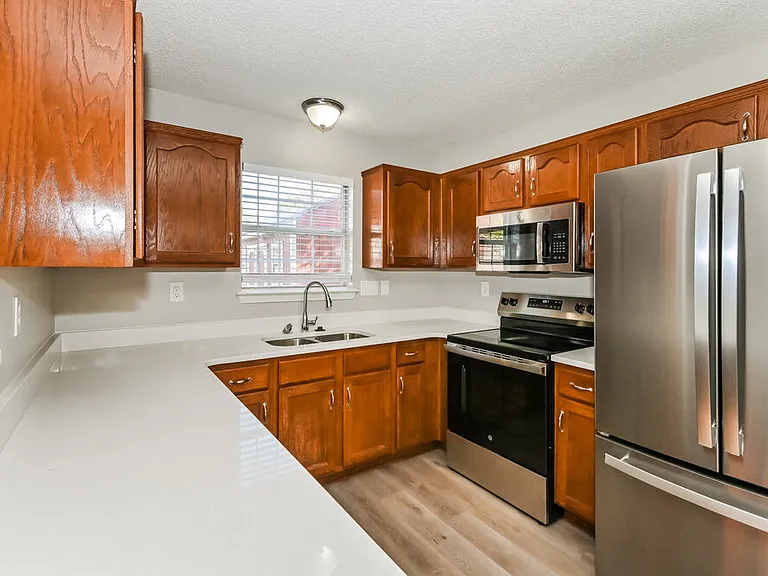 190 Pine Ridge Ln — Photo 6