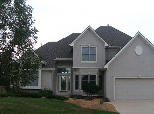 2412 SW Winterbond Ct, Lees Summit, MO 64081