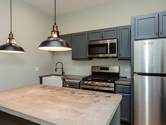 4th image of 2346 S Whipple St #11305536