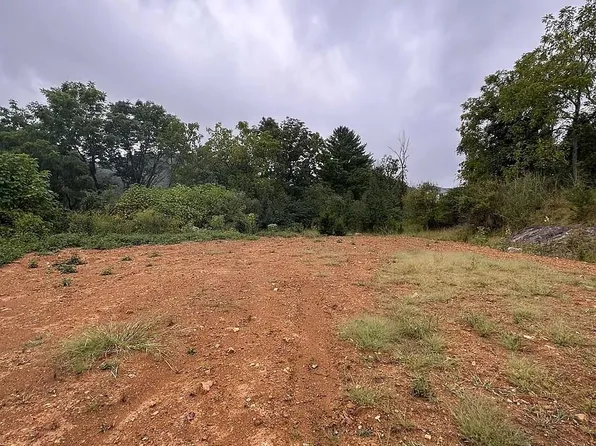 Gary Dr, Richlands, VA 24641