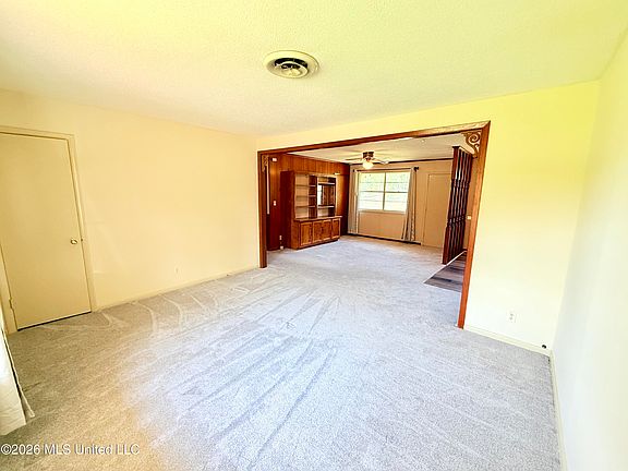 3rd image of 1584 Vance Rd