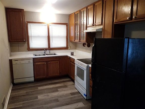 4th image of 10003 Fremont Ave