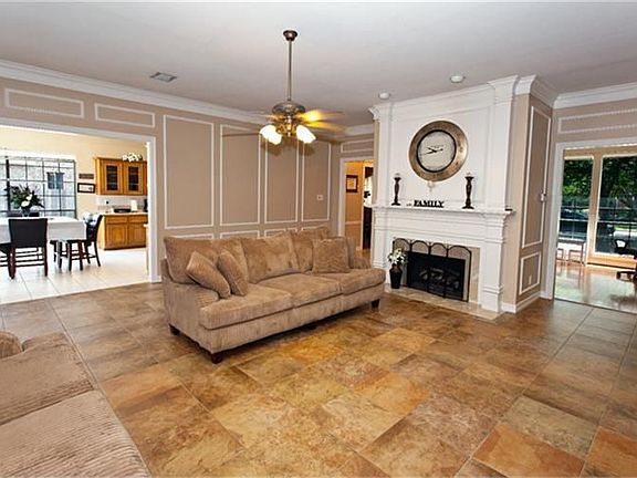 4th image of 2108 Island Villas Dr