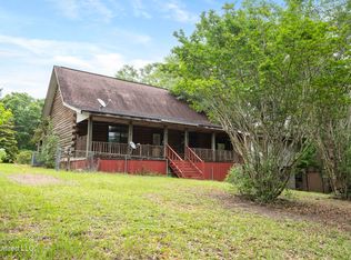 10 N Lakeshore Dr, Lumberton, MS 39455