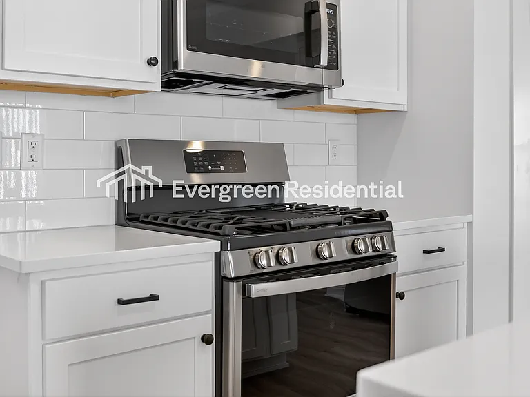7013 NW 82nd Ter — Photo 12