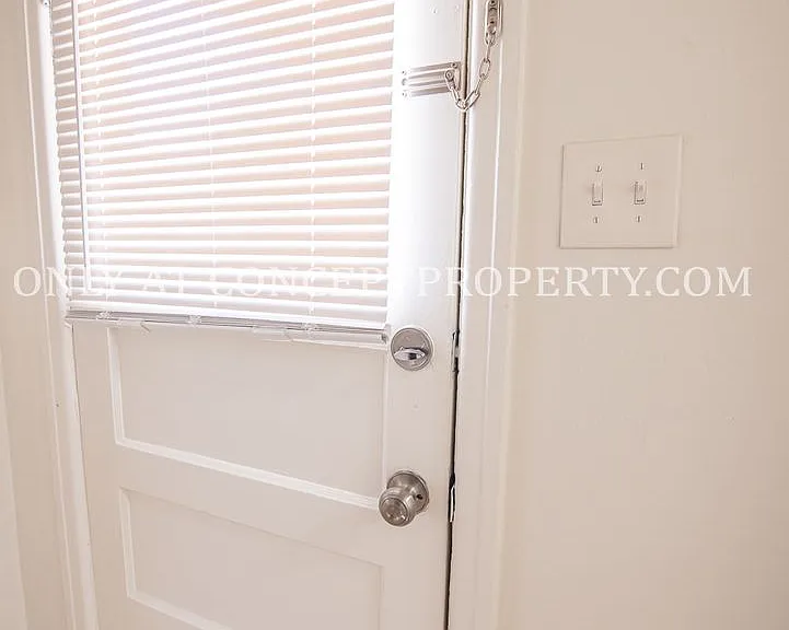 Ponderosa — Photo 206