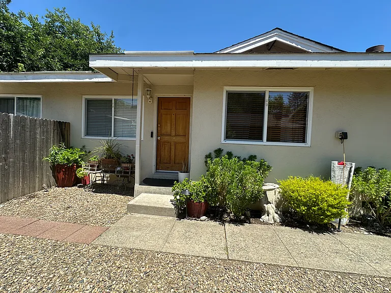 103 Estates Dr #A — Photo 3