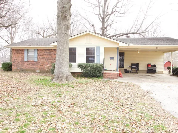 214 N Ballard St, Rector, AR 72461