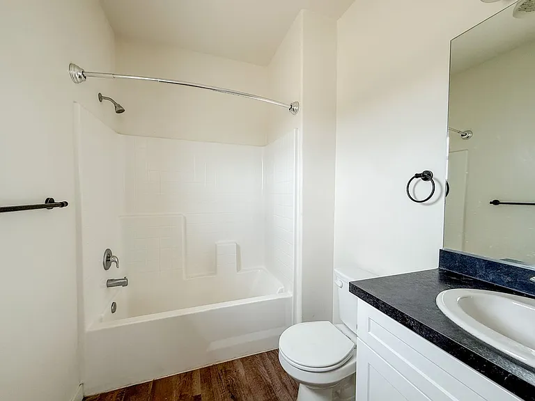 6944 Woodward Ave — Photo 14