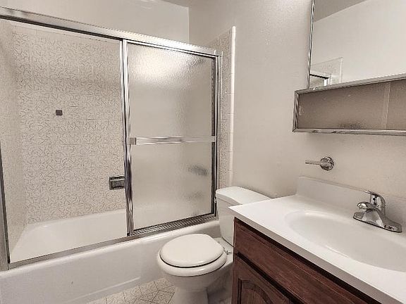 5th image of 1369 9th Ave #B