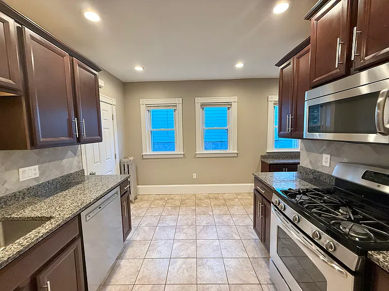 98 Putnam St #1 — Photo 11