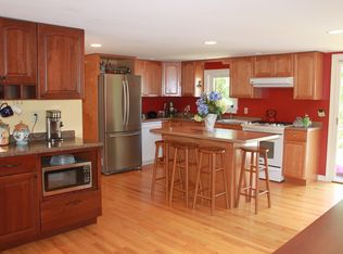 108 Jericho Rd, Essex Junction, VT 05452