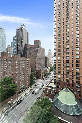 Rented by Sotheby's International Realty | media 13