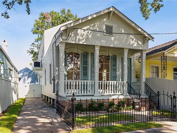 2nd image of 627 Napoleon Ave