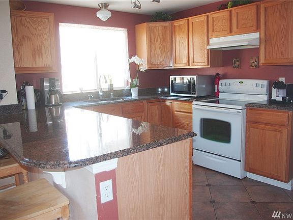 3rd image of 1019 Fitz Hugh Dr SE
