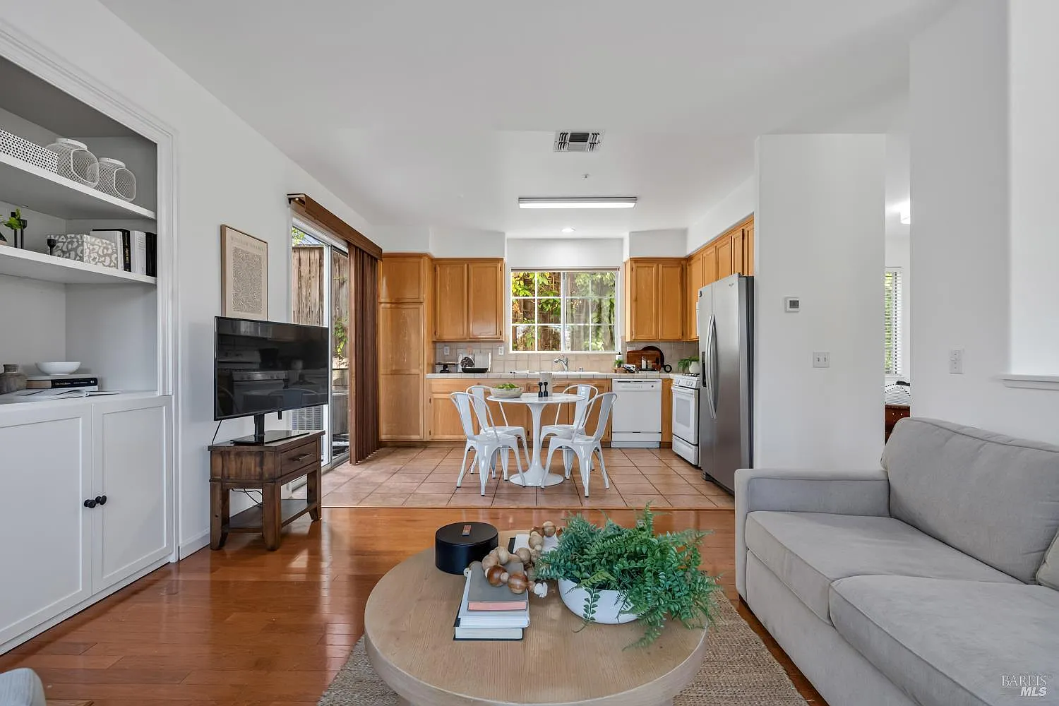 1073 Warren Drive - Photo 11
