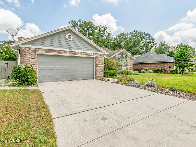 8621 Goodbys Trace Dr — Photo 3