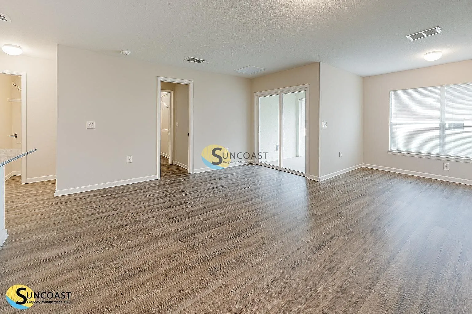 Palm Coast 3BR Home with Garage Built in 2022 — Photo 4