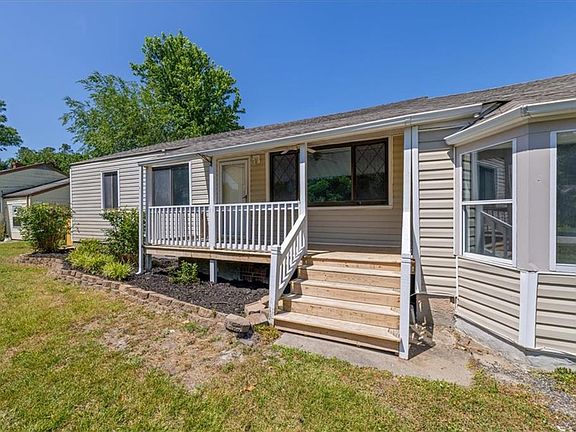 3rd image of 5824 Beechwalk Dr