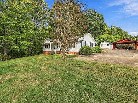 3rd image of 1077 Brown Farm Rd