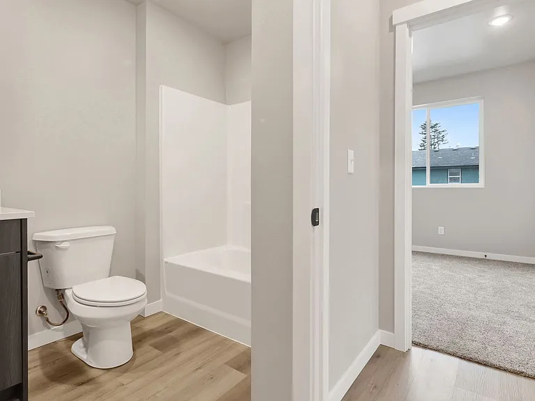 343 Martin St — Photo 30