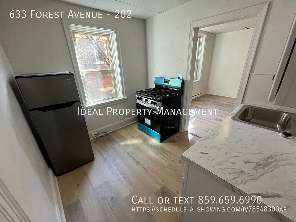 633 Forest Ave #202