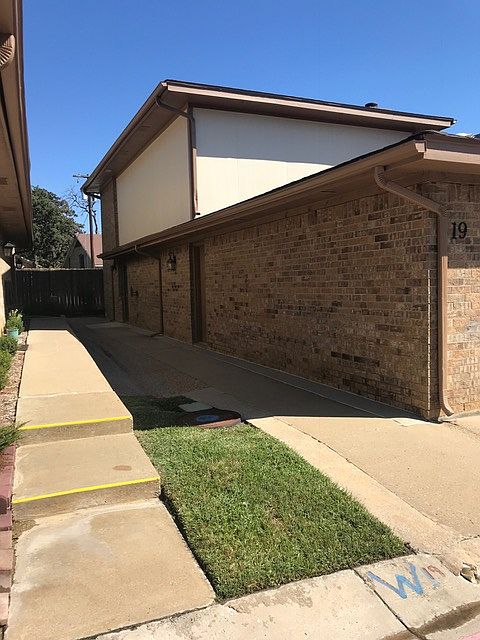 1st image of 19 Rockwood Cir