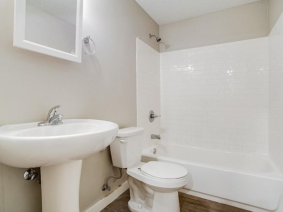 2nd image of 429 Fry St #1