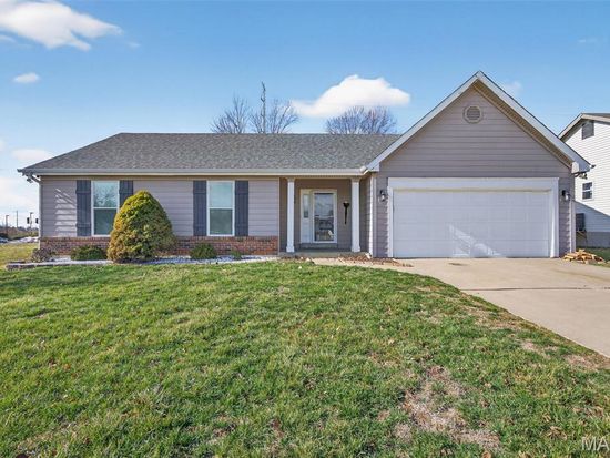 2021 Twin Fawns Ct, Saint Peters, MO 63376