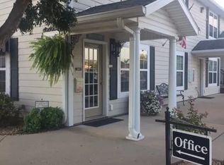 2222 E 8th St, Joplin, MO 64801