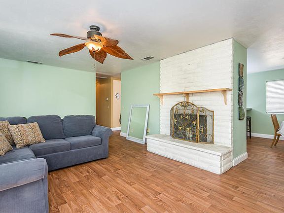 3rd image of 4215 Deer Creek Way