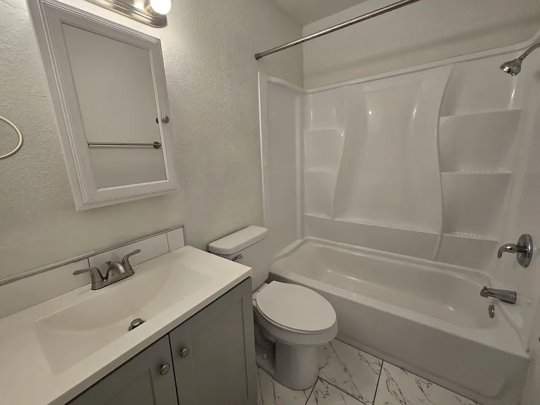 108 W Ash Ave #1/2 — Photo 16