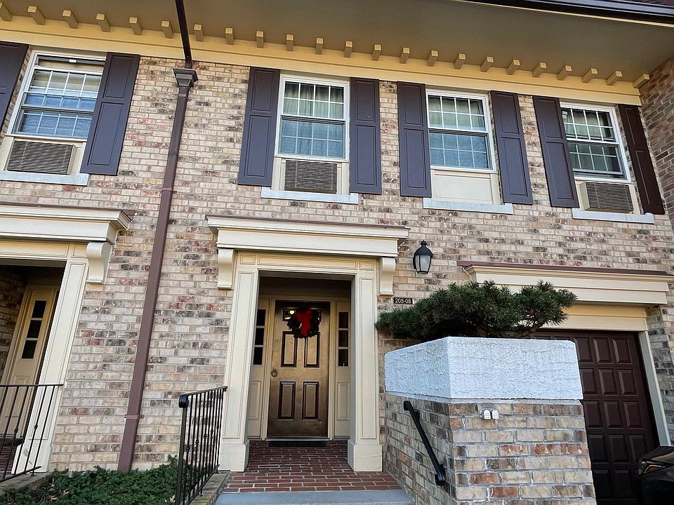 1st image of 208-08 Estates Dr Unit 125-L