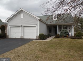 25 Temple Ct, Pennington, NJ 08534